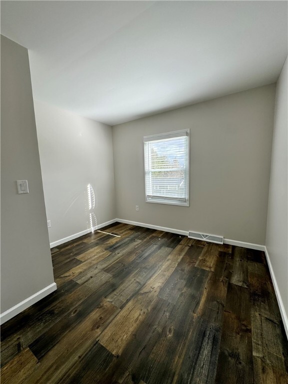 Building Photo - 133 Lincoln Rd