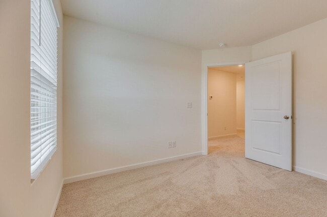 Building Photo - New 3BR Townhome in Saylor’s Place – Modern Finishes & Prime Jonesborough Location