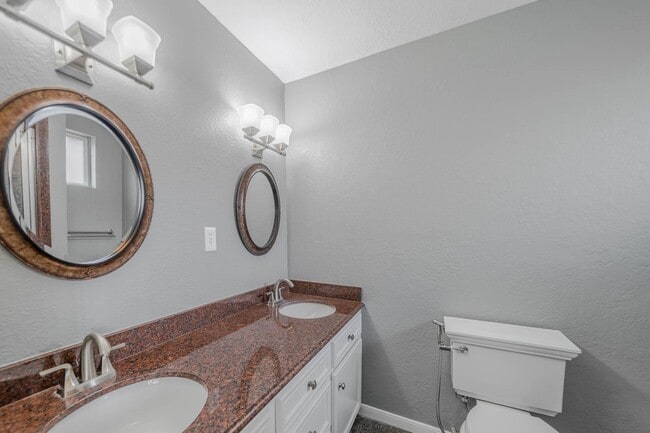 Building Photo - 10910 Vanderford Dr