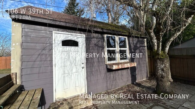 Building Photo - Updated Home in the Lincoln Neighborhood