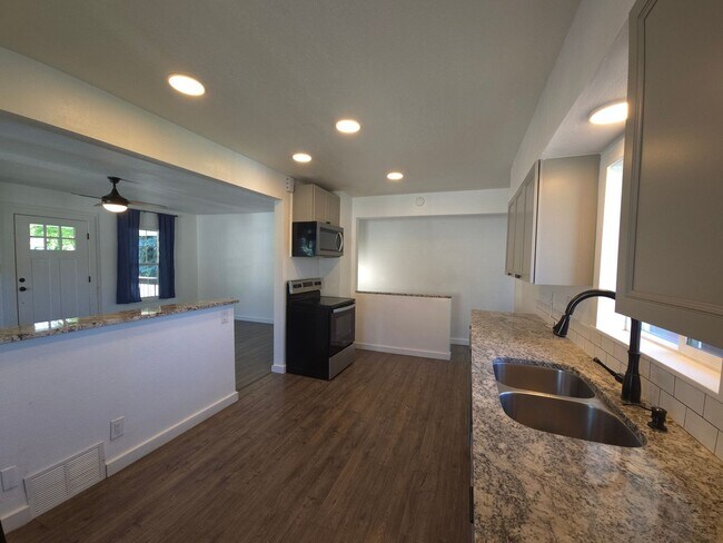 Building Photo - Old house charm with modern upgrades