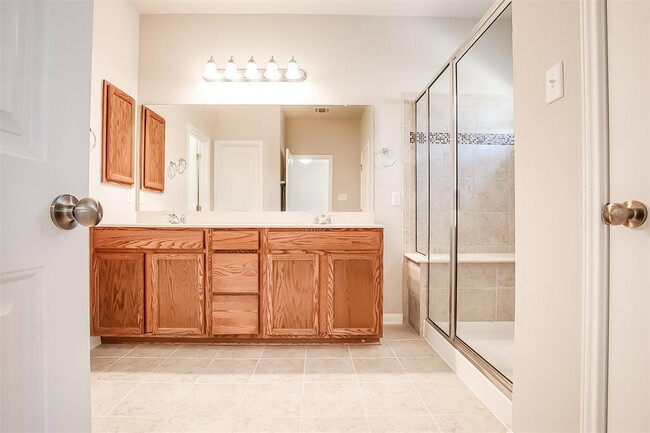 Building Photo - 7220 Wyoming Springs Dr