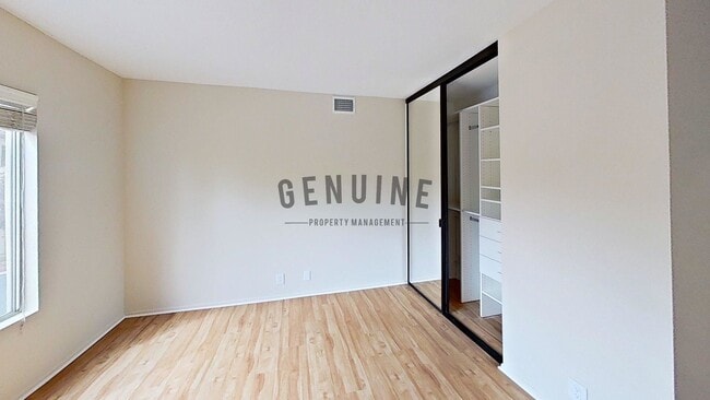 Building Photo - 2Bd 1Ba Condo in Newport Beach