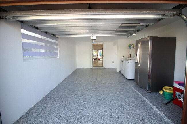 Building Photo - 2548 SE 14th St