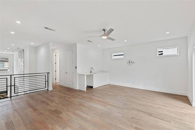Building Photo - 4711 Cowan Ave