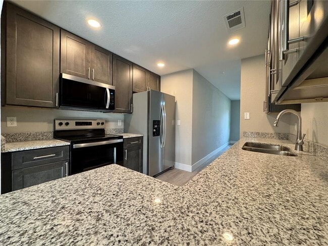 Building Photo - 2346 Section Dr