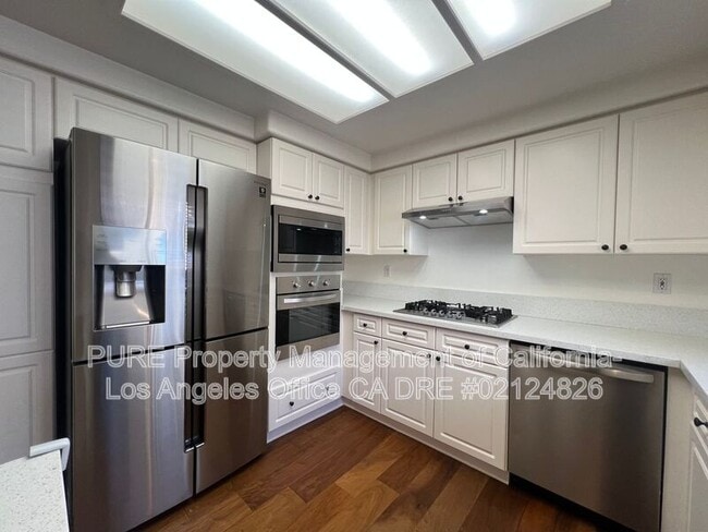 Building Photo - 2801 Sepulveda Blvd