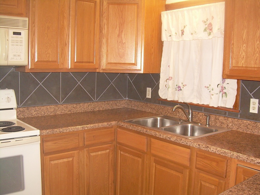 Kitchen - 3118 NE 55th St