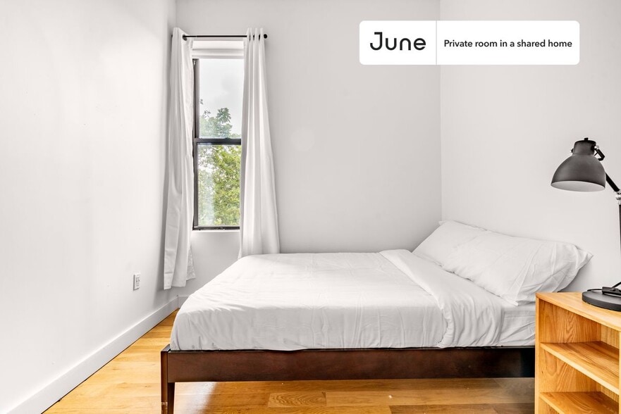 Building Photo - Room in Shared 5 bed/3 bath home