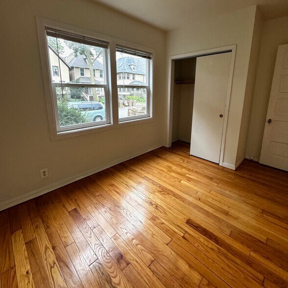 Building Photo - 115 n Hancock st