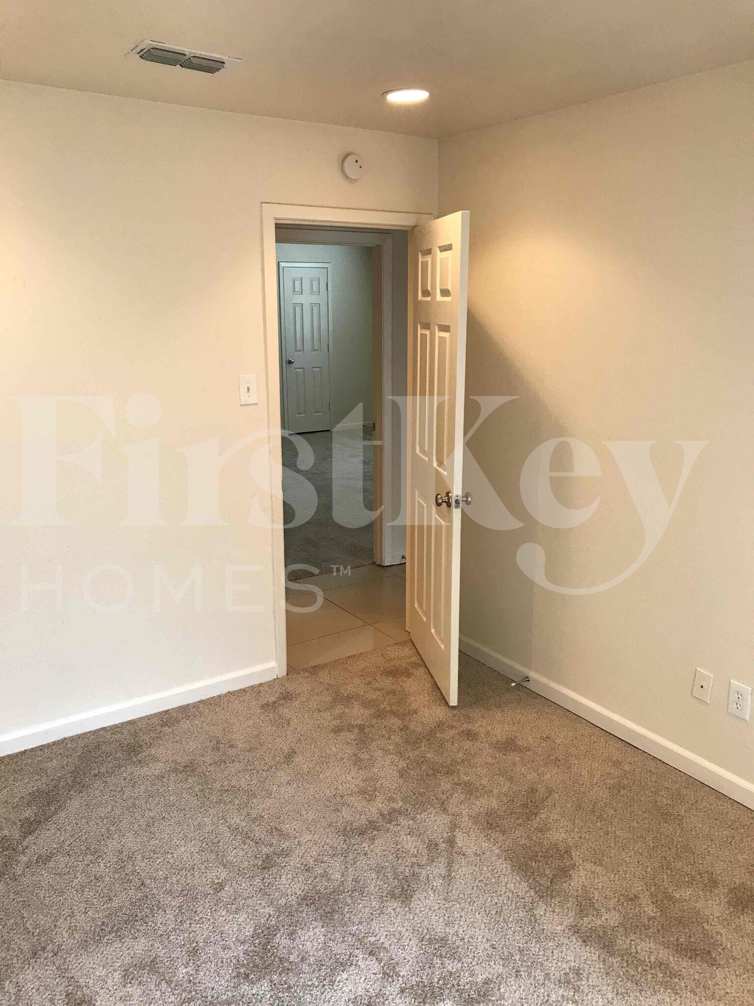 Building Photo - 1217 Meadow Creek Dr