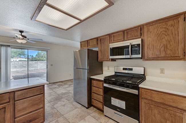 Building Photo - Single Family Home In N Las Vegas