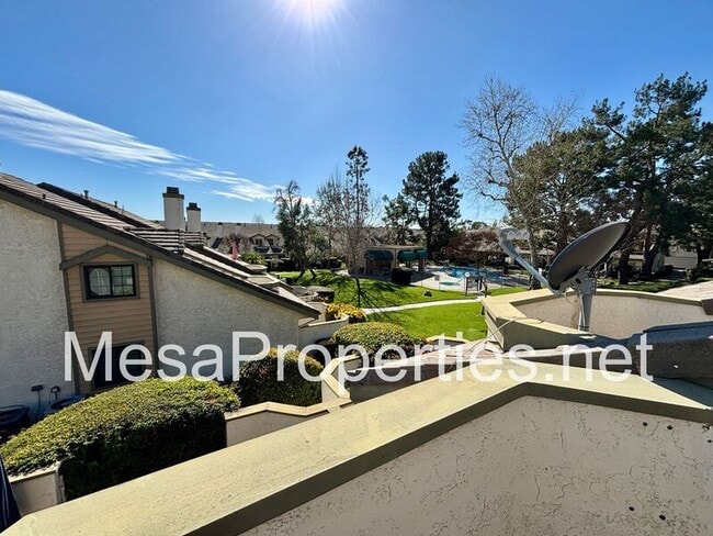 Building Photo - 932 W Arrow Hwy