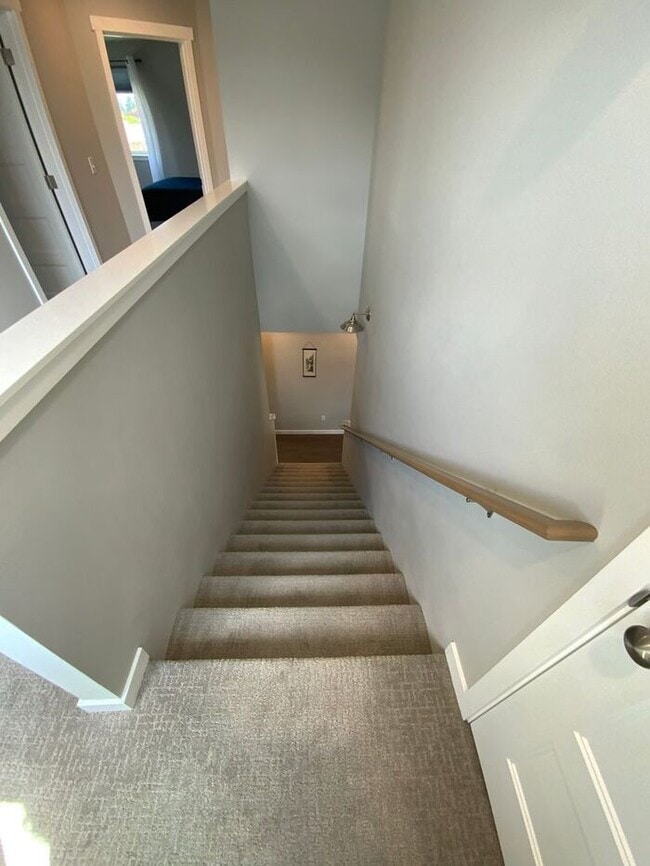 Building Photo - Centralia 4bdr brand new home 2 garage & s...