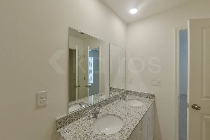 Building Photo - 103 Flat Rock Ml Trl