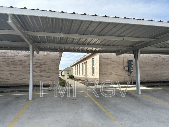 Building Photo - 2100 Jackson St