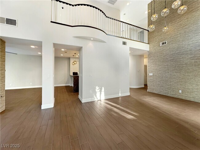 Building Photo - 1352 Fox Acres Dr