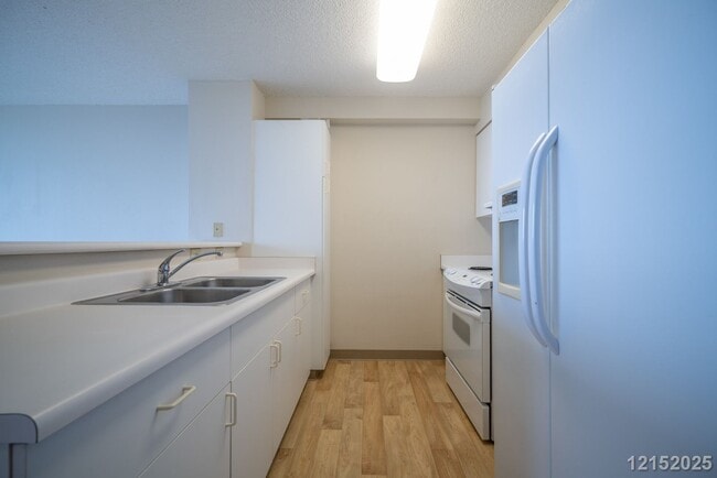 Building Photo - 215 N King St