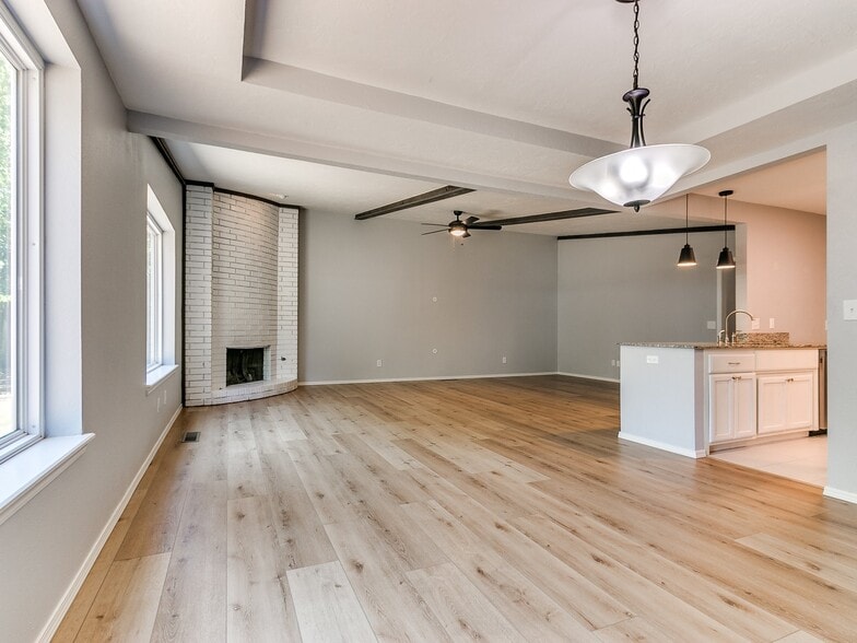 Building Photo - 9906 Mantle Dr