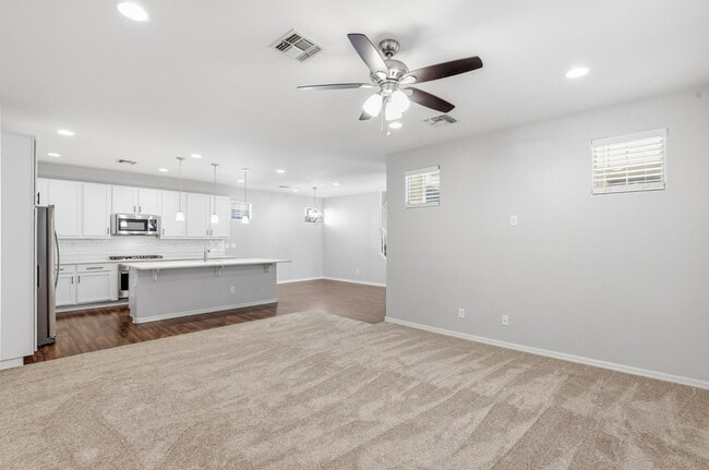 Building Photo - 2263 S Henry Ln