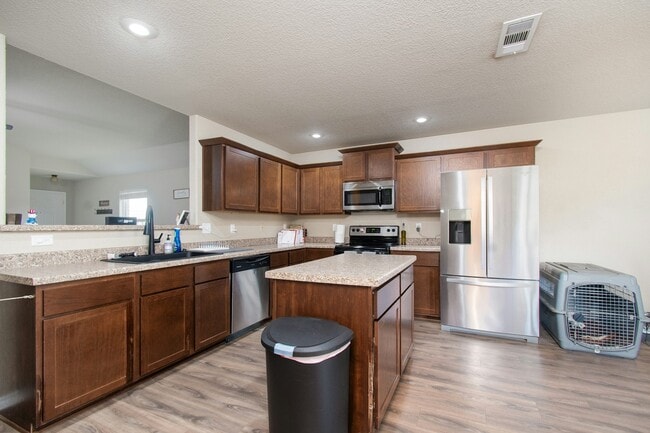 Building Photo - 6506 Castle Gap Dr