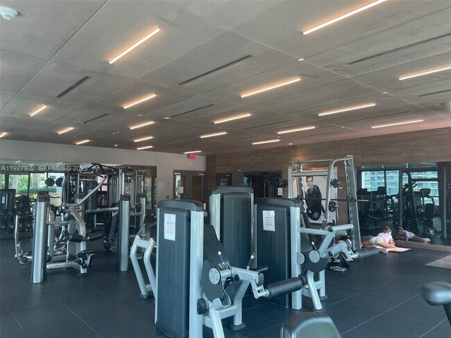 Building Photo - 1080 Brickell Ave