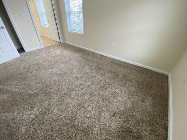 Building Photo - 80 Sentinel Court