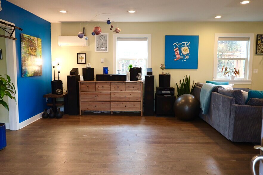 Building Photo - 712 SE 42nd Ave