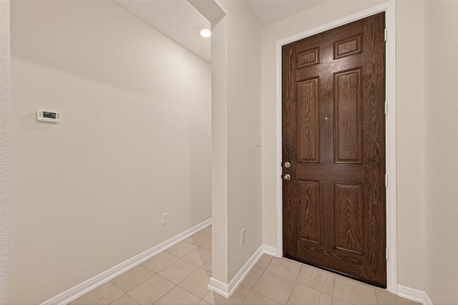 Building Photo - 814 Mustang Rdg Ter