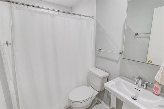 Building Photo - 2935 Rolling Hills Dr