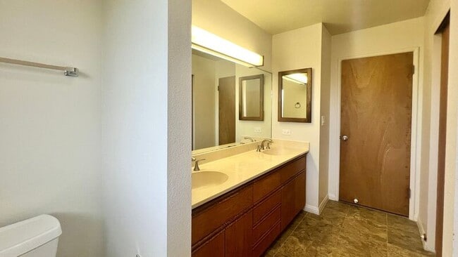 Building Photo - 45-436-436 Ihilani St