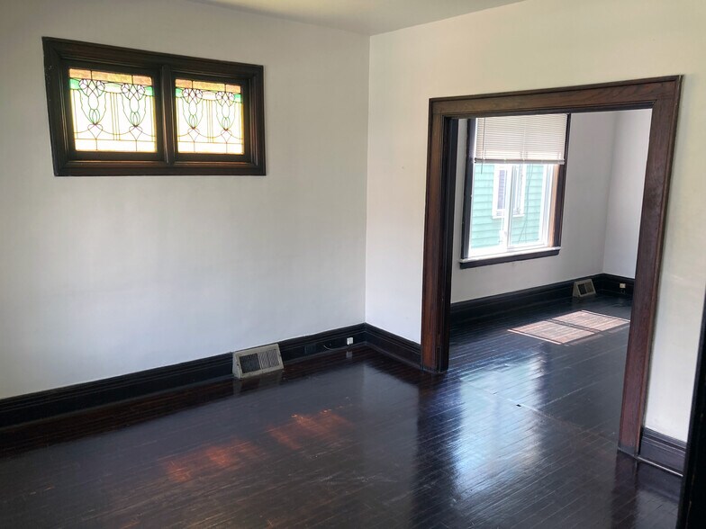 Living Room/Dining Room - 12087 Saint Aubin St