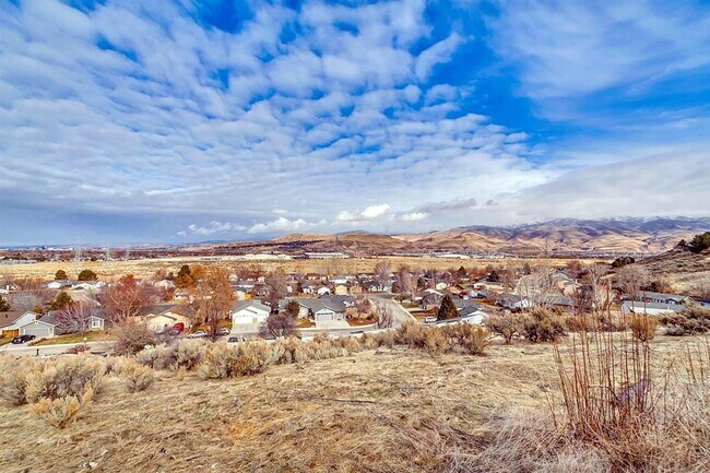 Building Photo - EAST2746