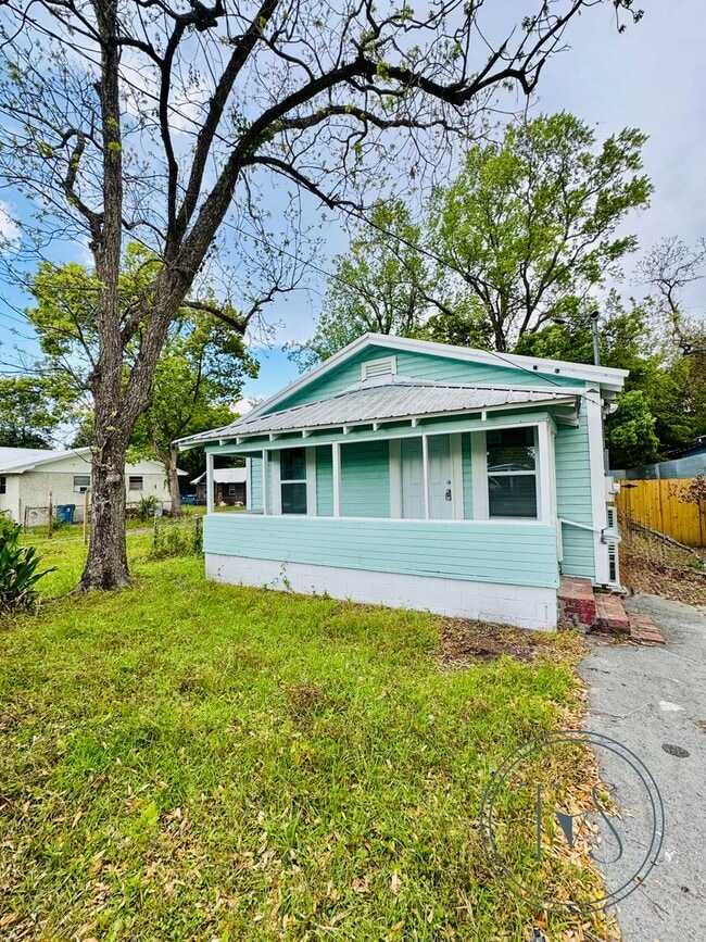 Building Photo - 2408 Gordon St