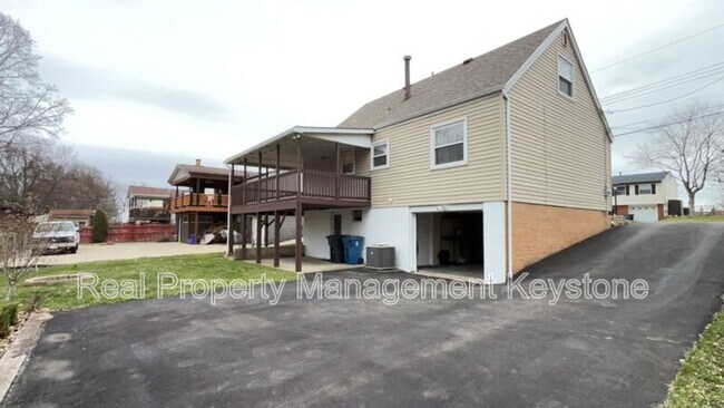 Building Photo - 575 Sautter Dr