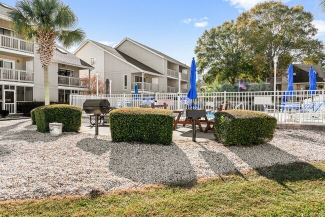 Building Photo - Free Utilities!! Seasonal Rental Available from Sept 10, 2025 through March 31, 2026