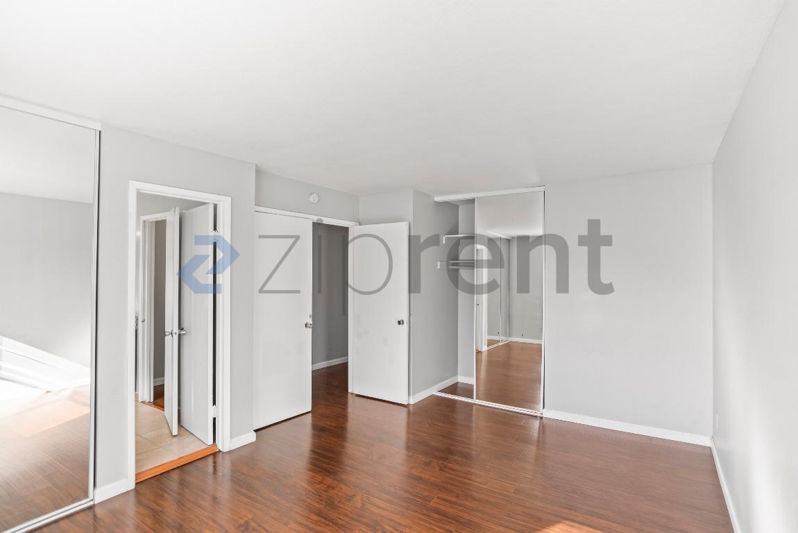 Building Photo - 38605 Royal Ann Common