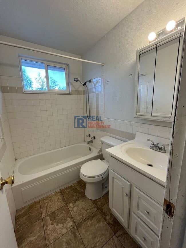 Building Photo - 5345 W 3rd Pl