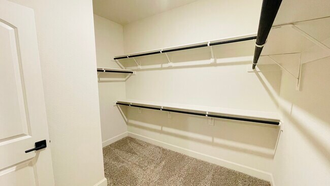 Building Photo - 2104 Hardwick Dr