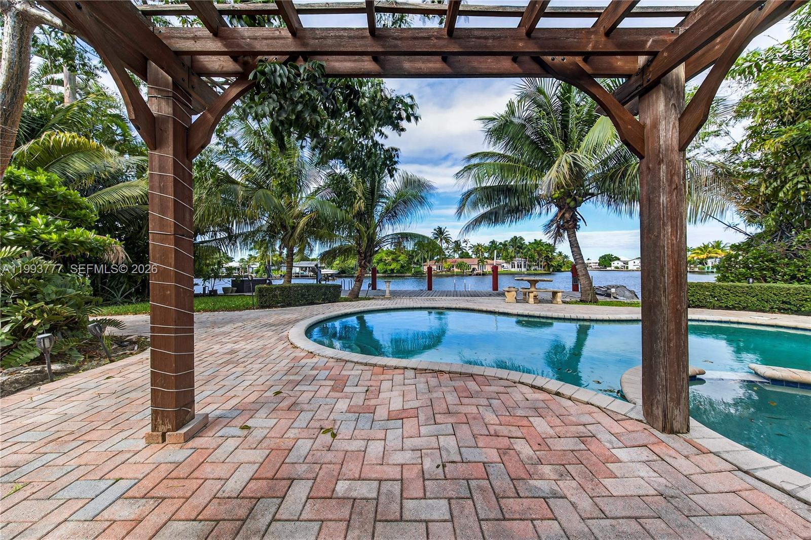 Building Photo - 2801 Coral Shores Dr