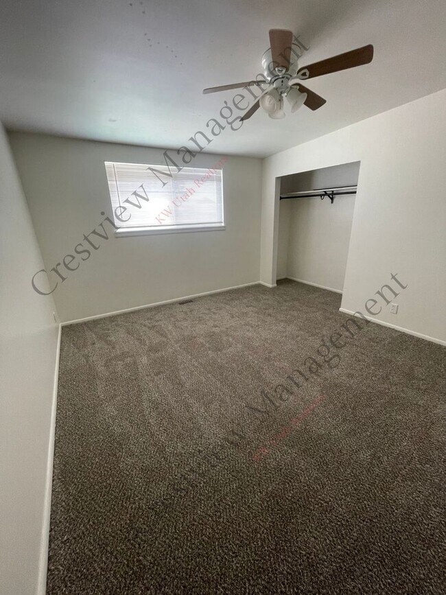 Building Photo - 5695 S 2200 W