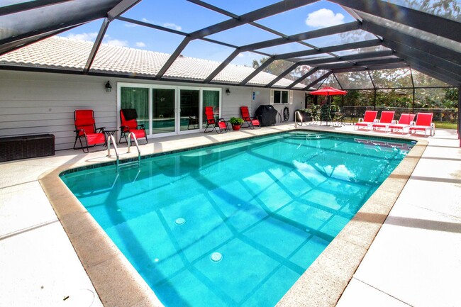 Building Photo - Sorrento East Annual Pool Home for Rent