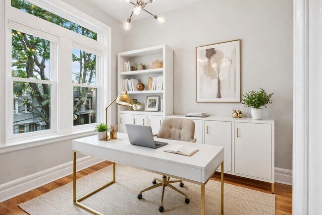 Building Photo - 161 Nesbit St