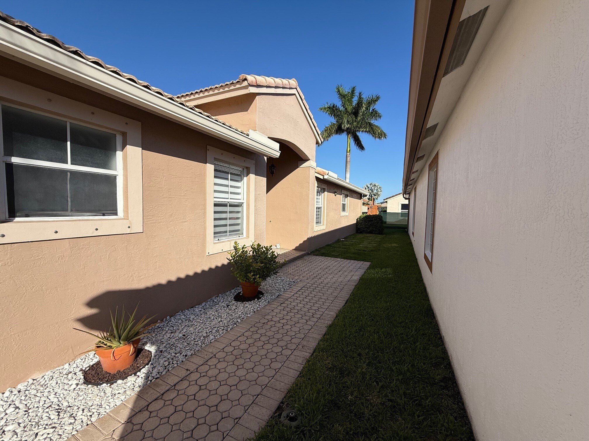 Building Photo - 5527 NW 125th Ter
