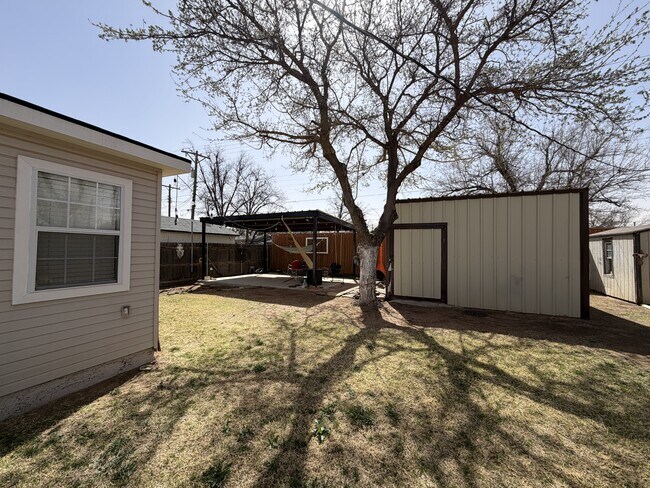 Building Photo - 3417 27th St