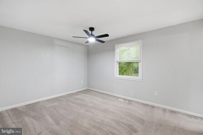 Building Photo - 9018 Jersey Dr