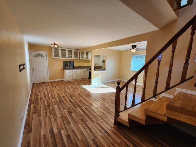 Building Photo - 5941 Whitnall Hwy