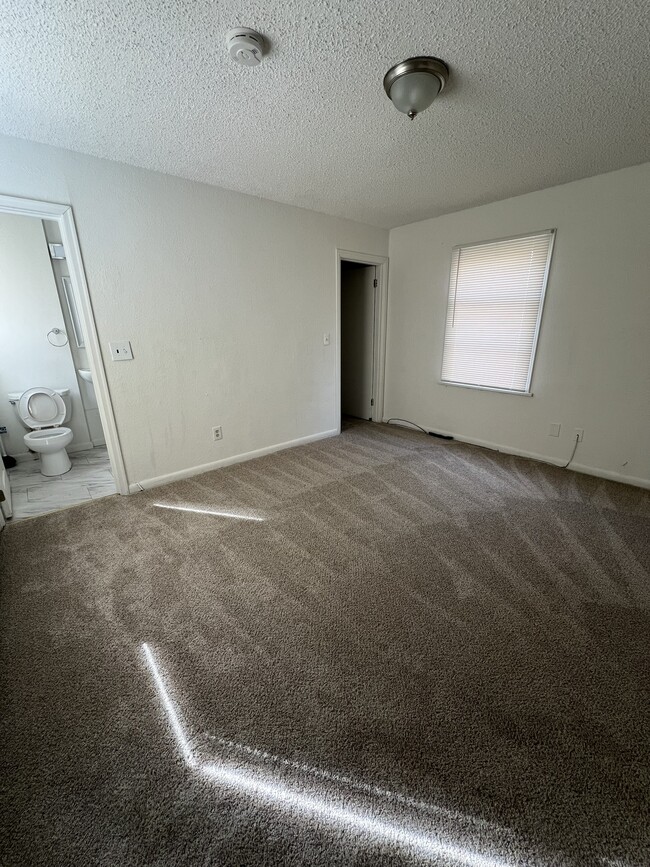 Building Photo - 815 N 42nd St