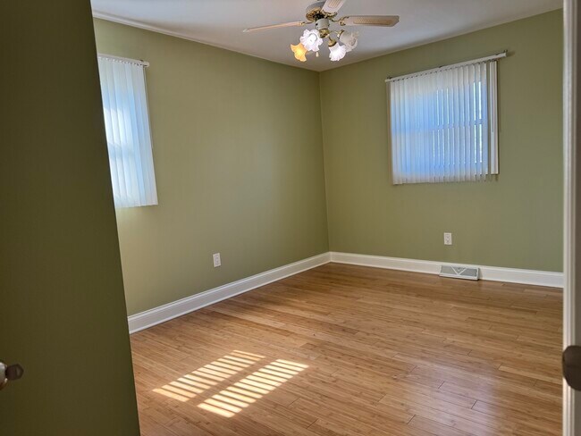 Building Photo - 16035 S Parker Rd