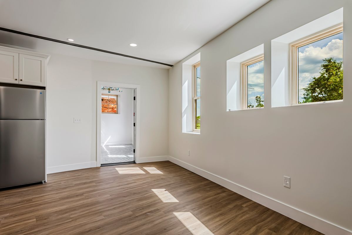 Building Photo - 106 Hotel St